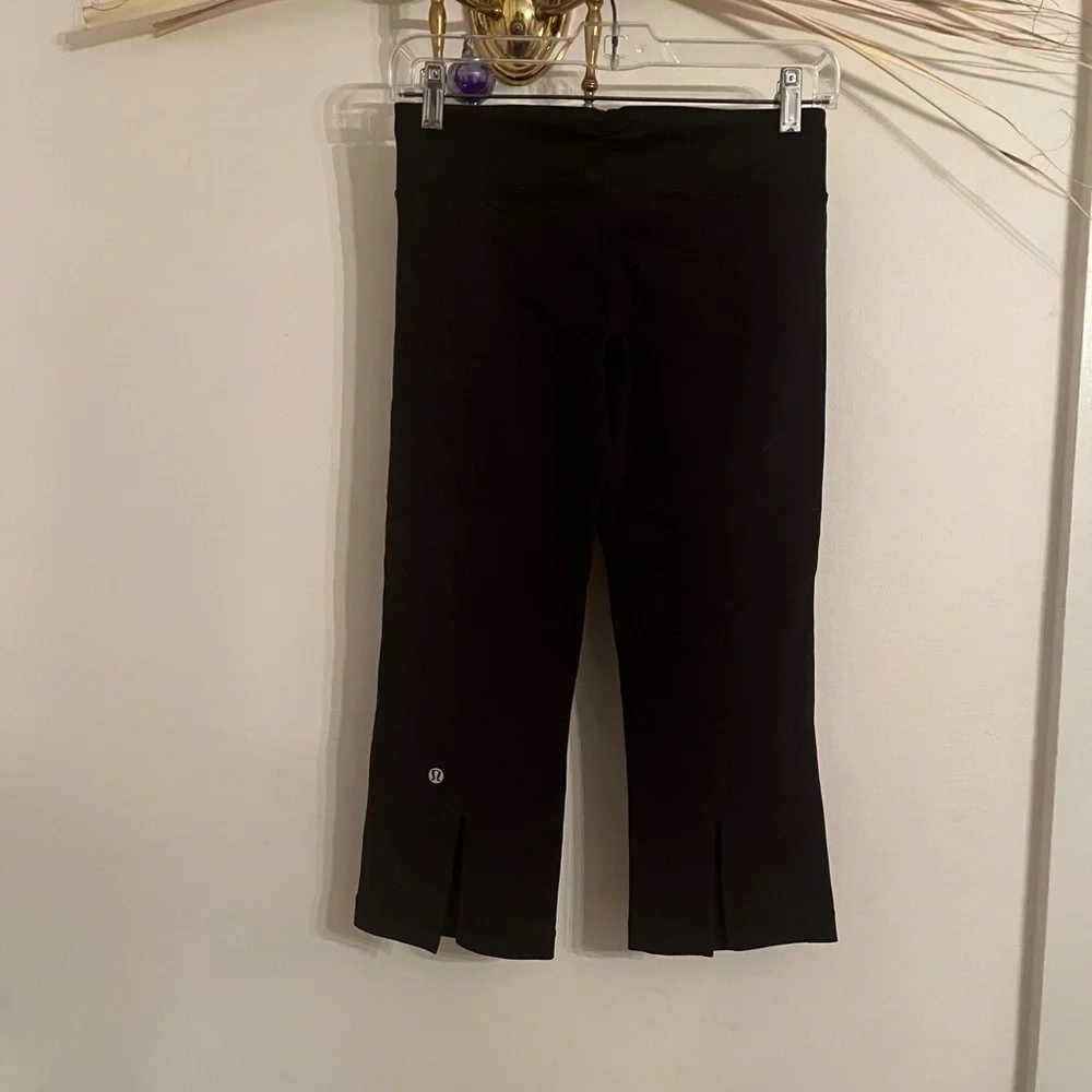 Lululemon black size 4 - Picture 2 of 4